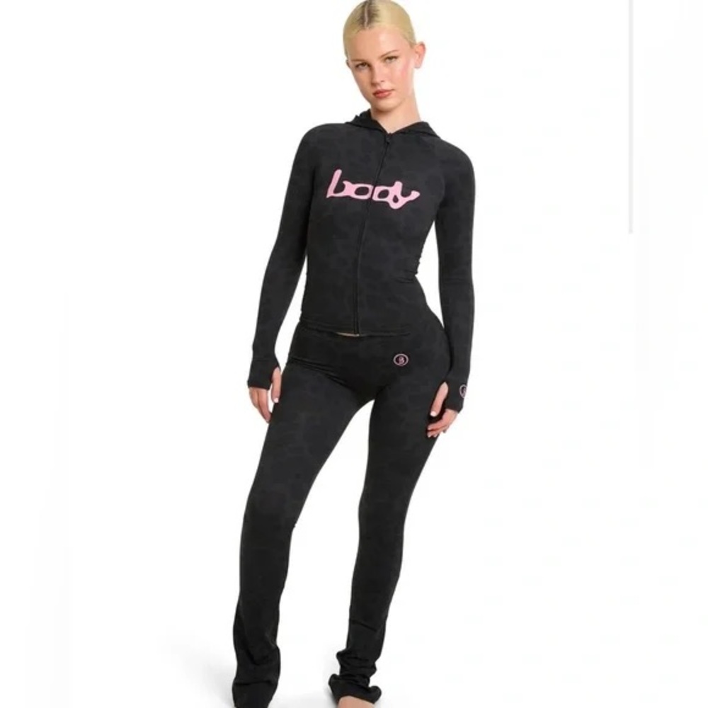 Body by Raven Tracy Giraffe Flare Set